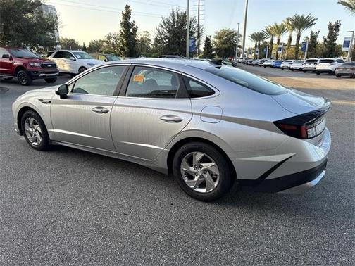 2025 Hyundai SONATA SE