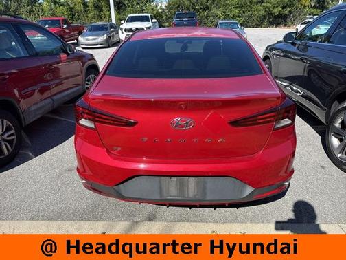 2019 Hyundai ELANTRA SE