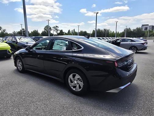 2025 Hyundai SONATA SE