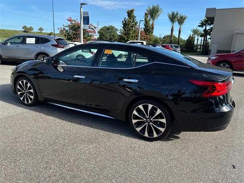 2017 Nissan Maxima 3.5 SR