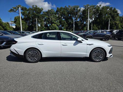 2025 Hyundai SONATA Hybrid Limited