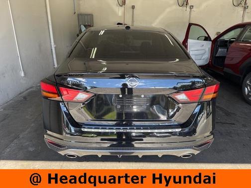 2022 Nissan Altima SR FWD