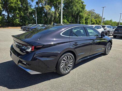 2025 Hyundai SONATA Hybrid SE