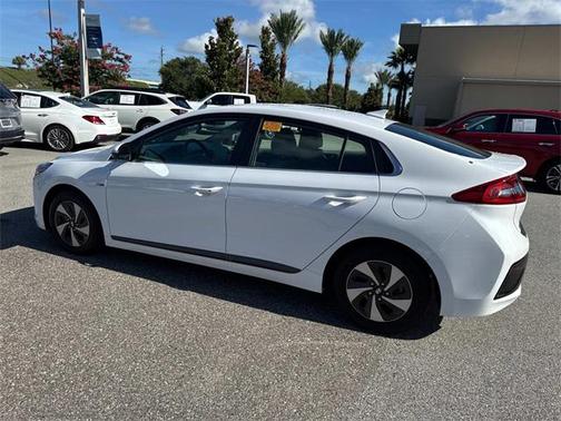 2018 Hyundai IONIQ Hybrid SEL