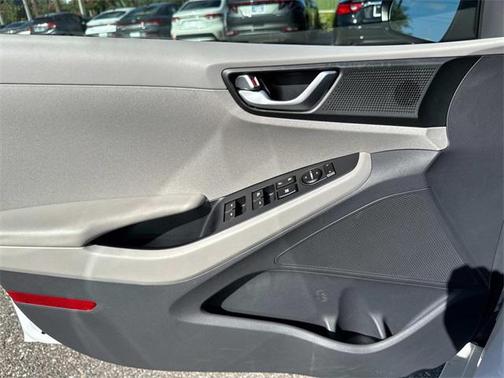 2018 Hyundai IONIQ Hybrid SEL