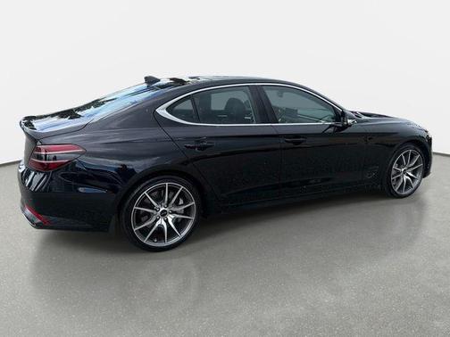 Vik Black 2026 Genesis G70 2.5T RWD Prestige