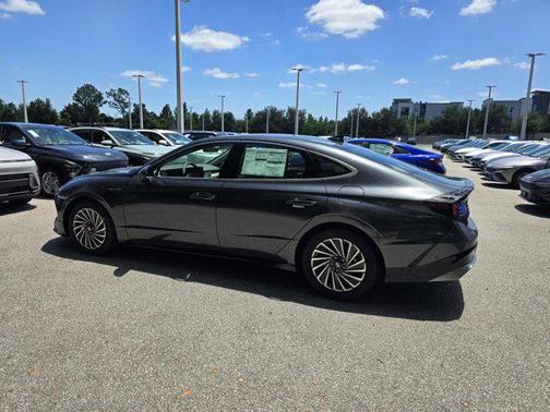 2025 Hyundai SONATA Hybrid Limited
