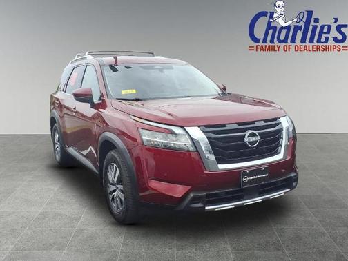Scarlet Ember 2023 Nissan Pathfinder SL