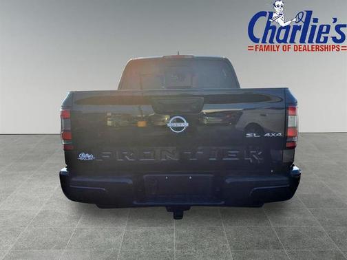 2024 Nissan Frontier SL