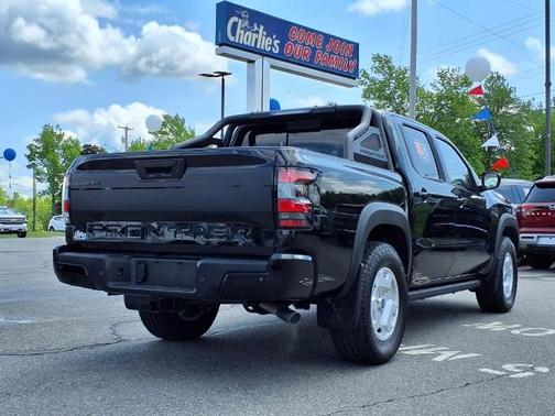 2024 Nissan Frontier SV