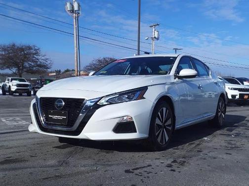2022 Nissan Altima 2.5 SV