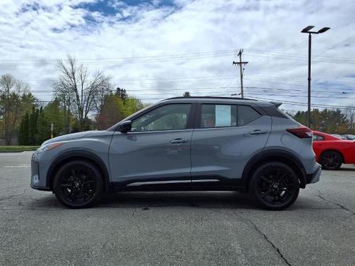 2023 Nissan Kicks SR