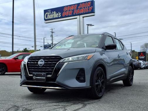 2023 Nissan Kicks SR