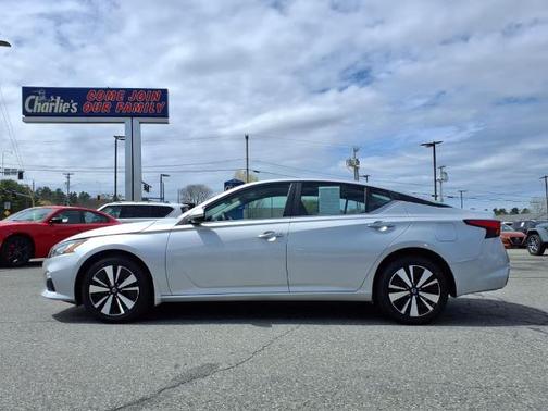 2022 Nissan Altima 2.5 SV
