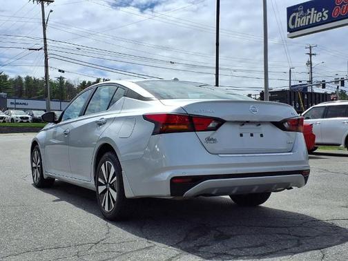 2022 Nissan Altima 2.5 SV