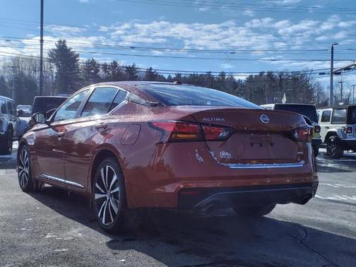 2022 Nissan Altima 2.5 SR