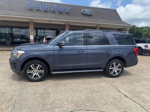 BLUE TINTED CLEARCOAT 2022 Ford Expedition XLT