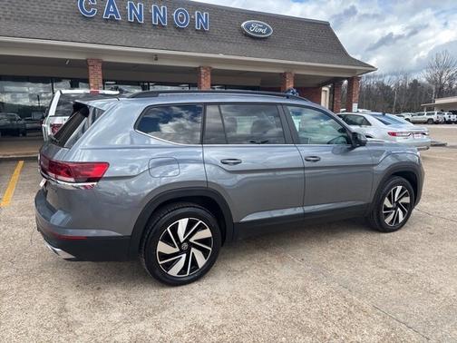 2024 Volkswagen Atlas 2.0T SE