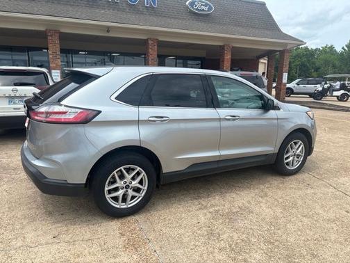 ICONIC SILVER 2022 Ford Edge SEL