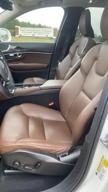 2019 Volvo XC90 T6 MOMENTUM