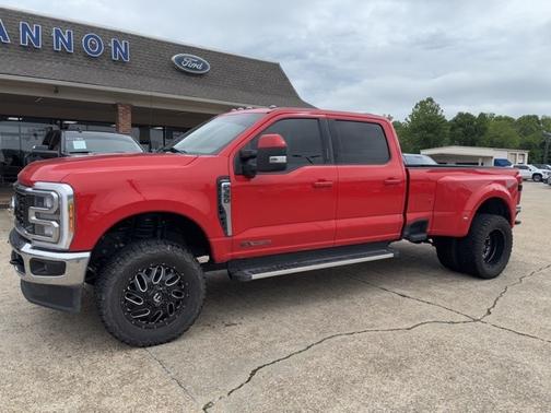 2023 Ford F-350 LARIAT SUPER DUTY