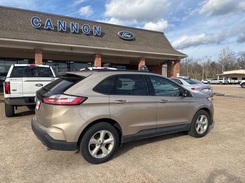 2020 Ford Edge SE