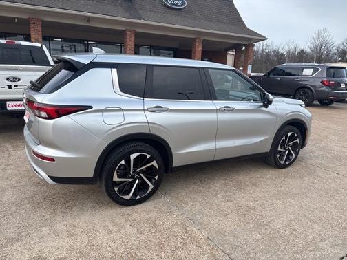 2024 Mitsubishi Outlander 