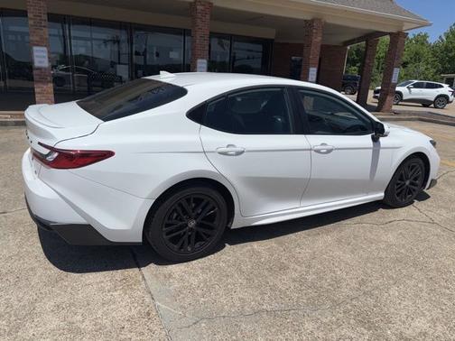 Ice 2025 Toyota Camry SE