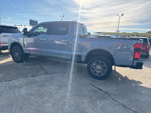 2025 Ford F-350 PLATINUM