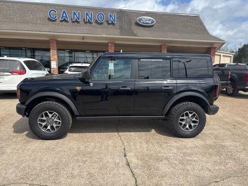 SHADOW BLACK 2025 Ford Bronco BADLANDS