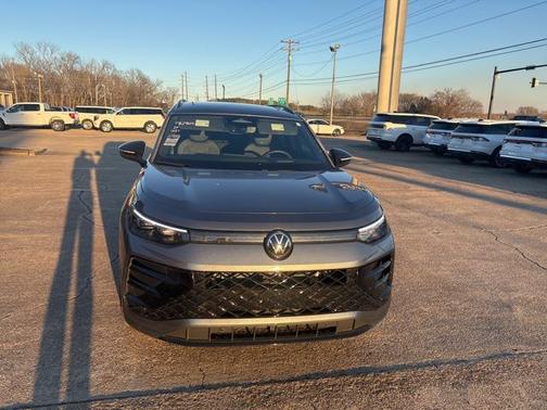 2025 Volkswagen Tiguan 2.0T SE R-LINE BLACK