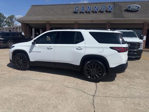 Summit White 2022 Chevrolet Traverse RS