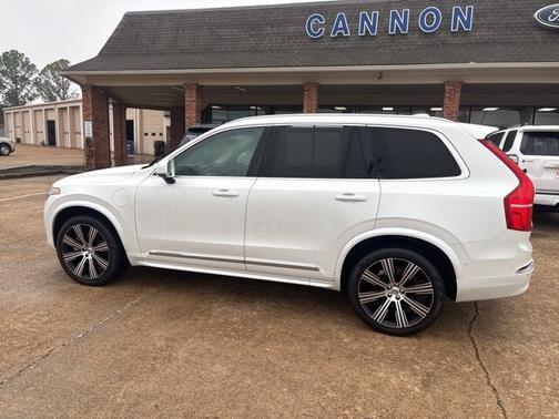 2023 Volvo XC90 T8 PLUS 6-SEATER