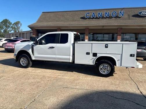 OXFORD WHITE 2023 Ford F-250 XL
