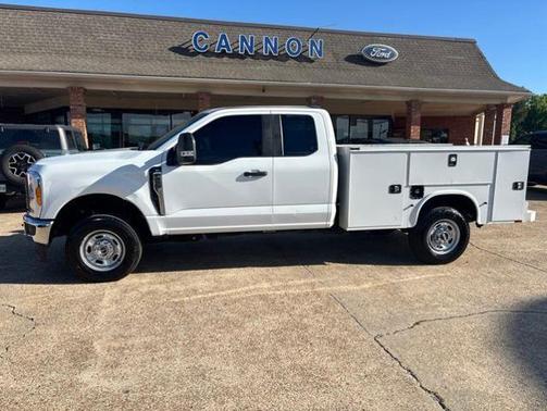 OXFORD WHITE 2023 Ford F-250 XL