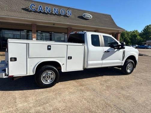 OXFORD WHITE 2023 Ford F-250 XL