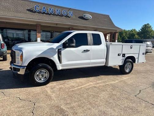 OXFORD WHITE 2023 Ford F-250 XL