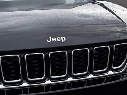2025 Jeep Grand Cherokee Laredo X