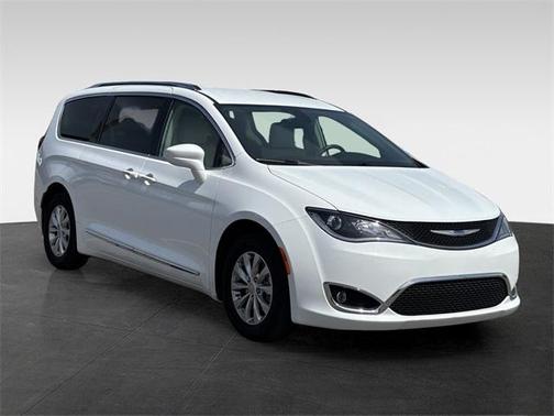 2018 Chrysler Pacifica Touring-L