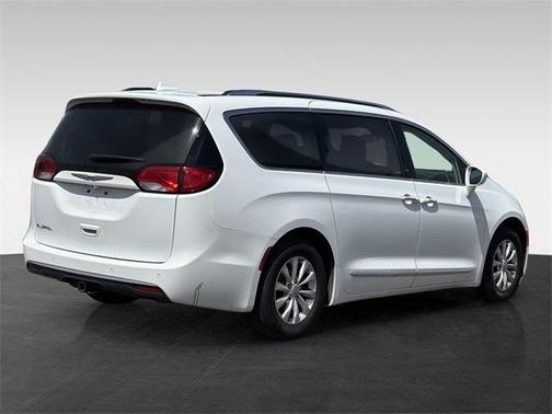 2018 Chrysler Pacifica Touring-L