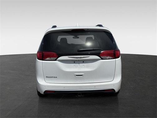 2018 Chrysler Pacifica Touring-L