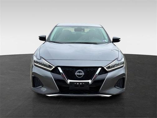 2023 Nissan Maxima SV
