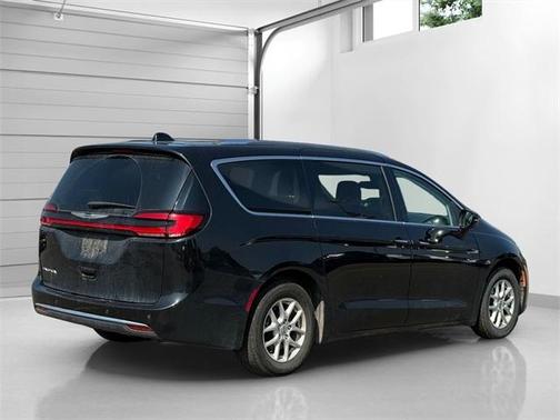 2021 Chrysler Pacifica Touring-L