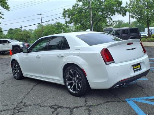 2017 Chrysler 300 S
