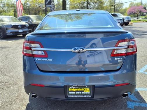 2018 Ford Taurus SEL