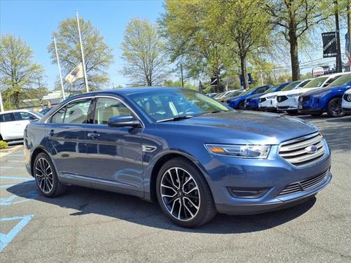 2018 Ford Taurus SEL