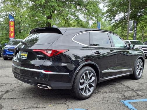 2022 Acura MDX w/Technology Package