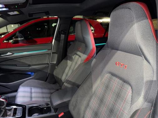 2023 Volkswagen Golf GTI SE