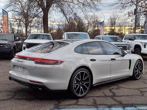2018 Porsche Panamera 4S