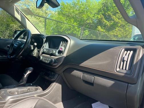 2022 GMC Canyon 4WD AT4 w/Leather